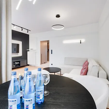 Апартаменти Classy Royal By Oneapartments